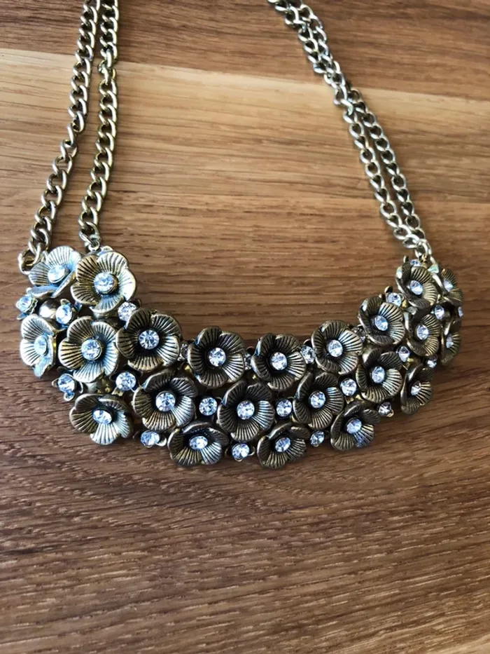 Collier doré à fleurs - photo numéro 2