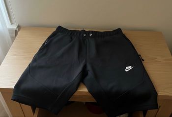 Short Nike tech fleece noir
