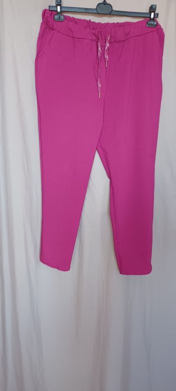 Très joli pantalon magnifique femme T U  couleur framboise 