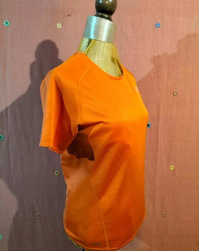 T-shirt de sport taille M - photo numéro 2