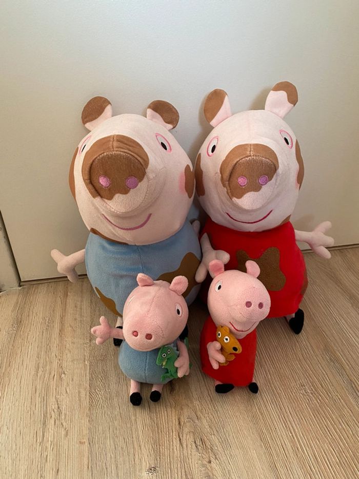 Lot peluche famille peppa piG