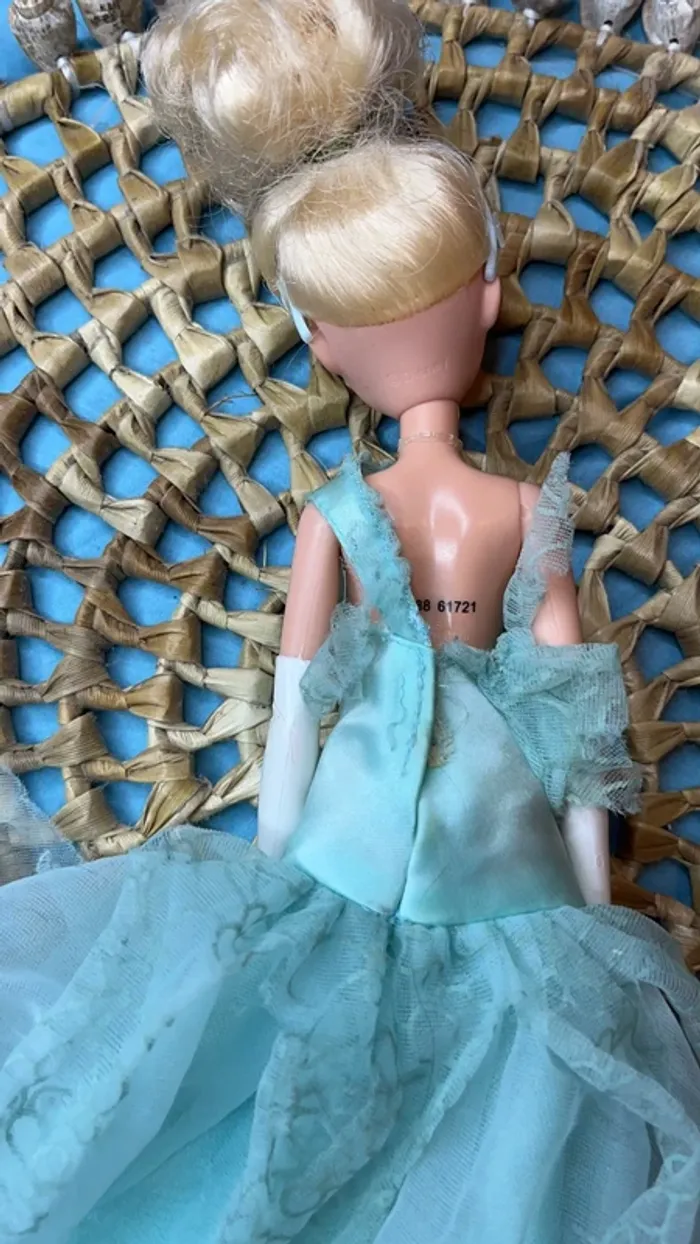 Barbie princesse " Cendrillon " - photo numéro 9