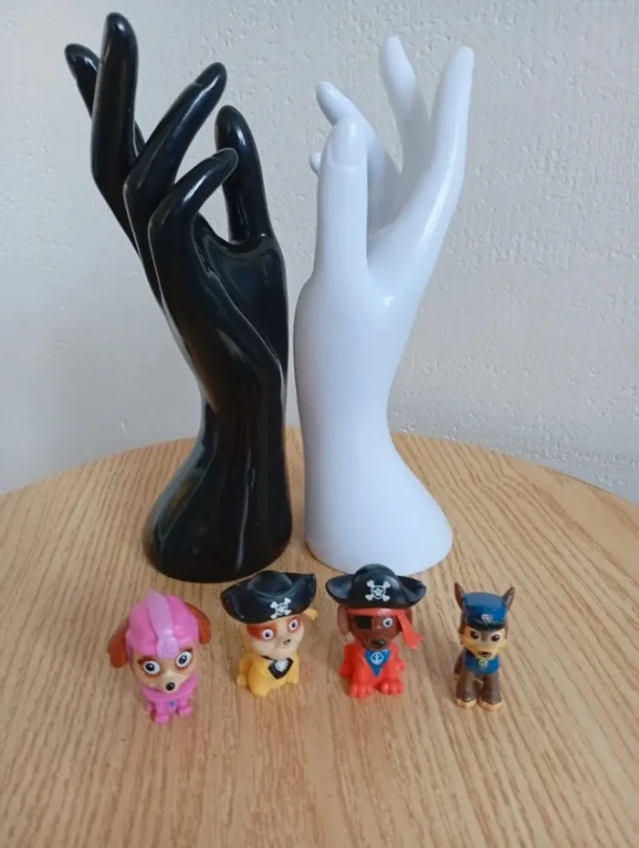Lot figurines paw patrowl chase Ruben rocky..
