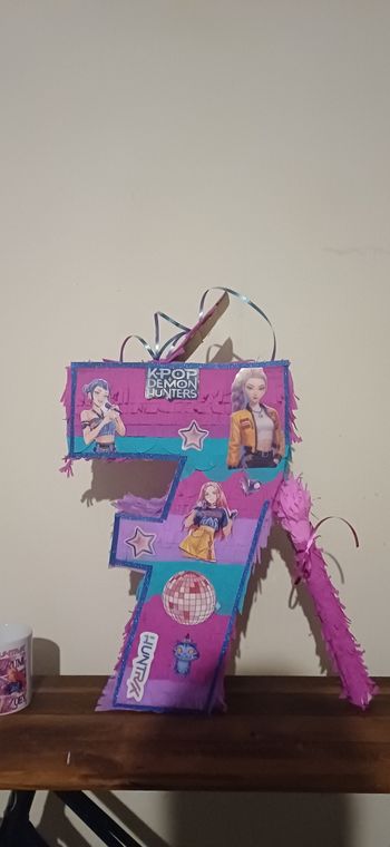 Pinatas anniversaire kpop 7ans 