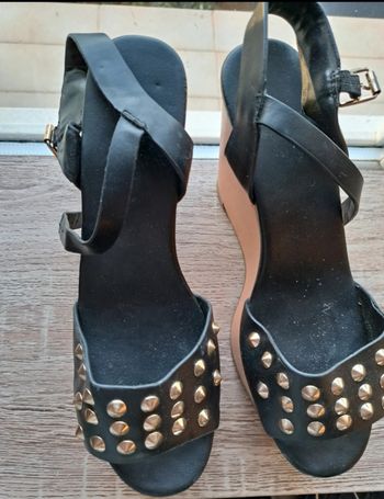 Talons compensés cloutés 