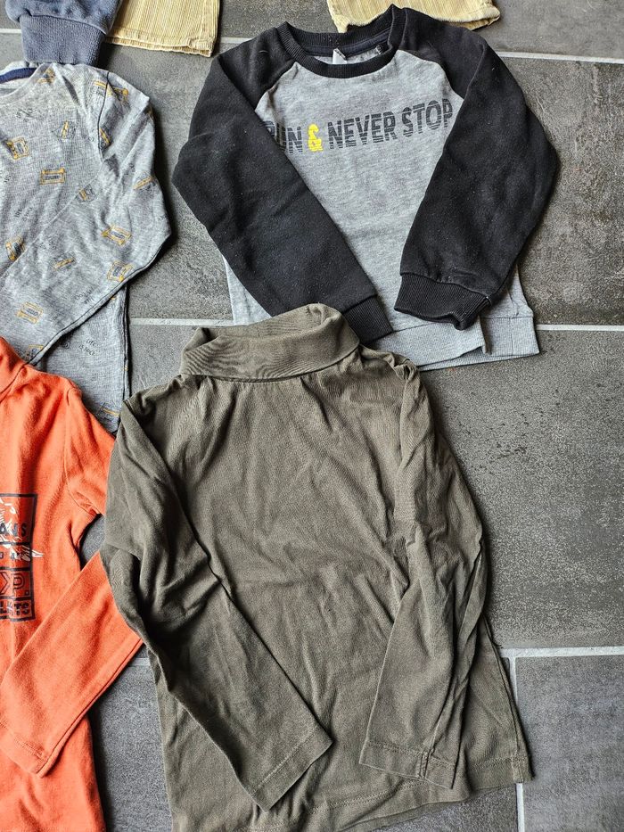 Lot de 7 vêtements garçon 6 ans - photo numéro 3