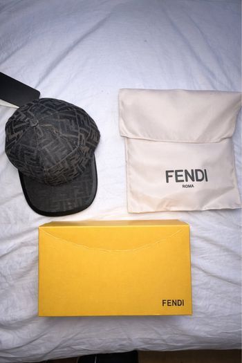 Casquette FENDI 