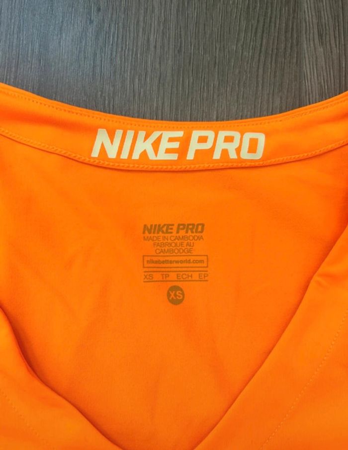 Teeshirt orange Nike taille XS - photo numéro 3