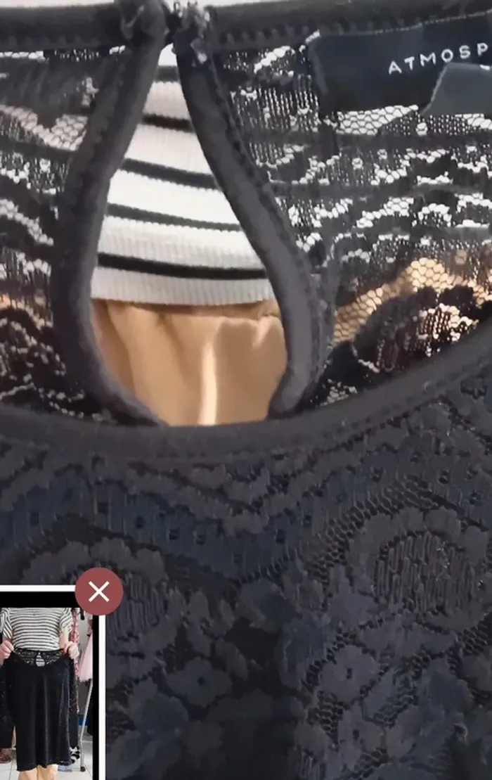 Superbe petit pull noir en dentelle doublé atmosphère taille 36 - photo numéro 2