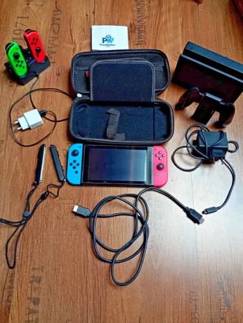Console Nintendo Switch sans emballage d'origine - ACCESSOIRES COMPLETS + Étui + 2 Joy-Con supplémen