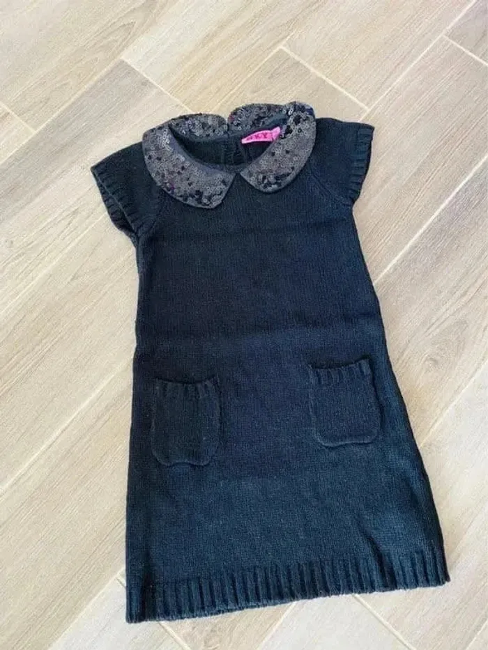 Pull robe noir à sequin au col 5 ans