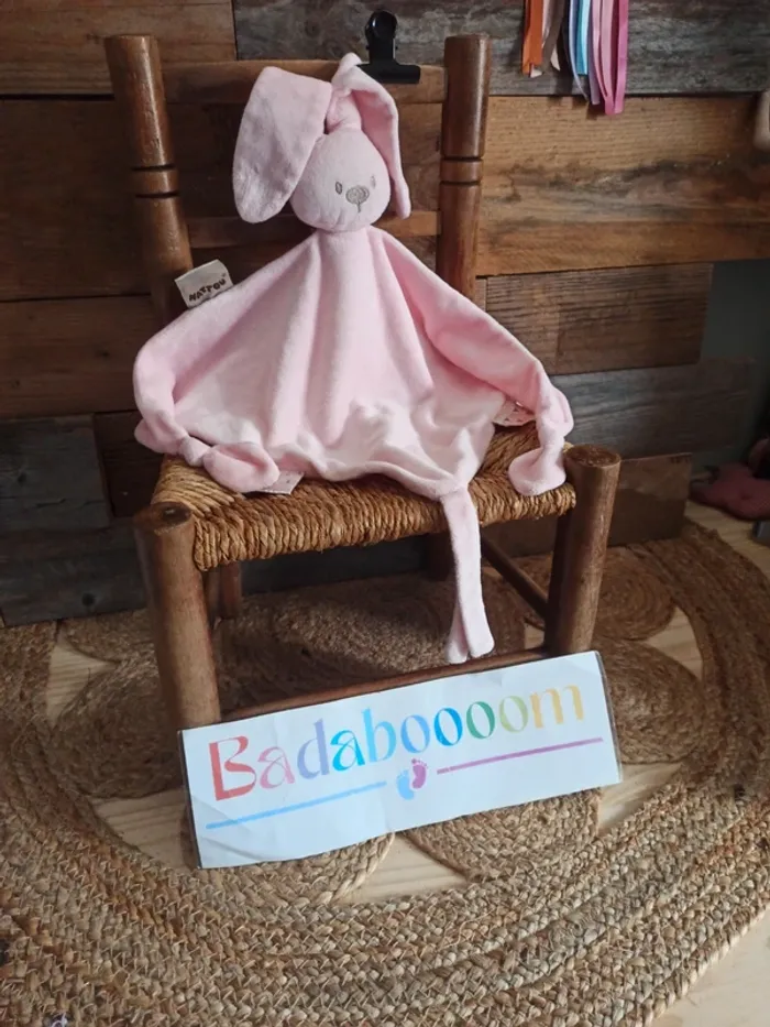 Doudou lapin rose Nattou tbe