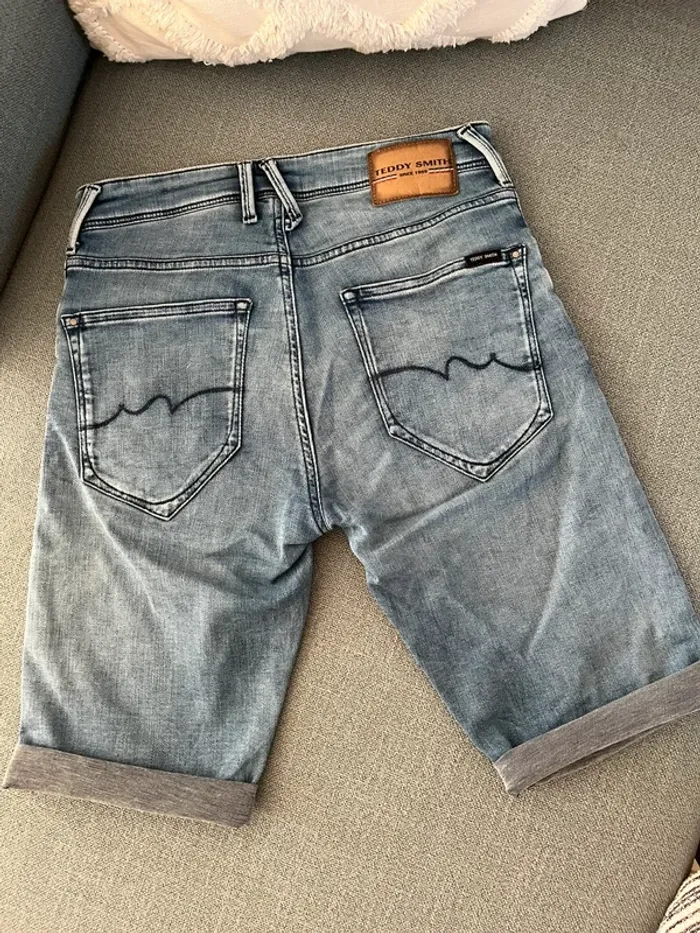 Bermuda en jean Teddy Smith taille 38 - photo numéro 2