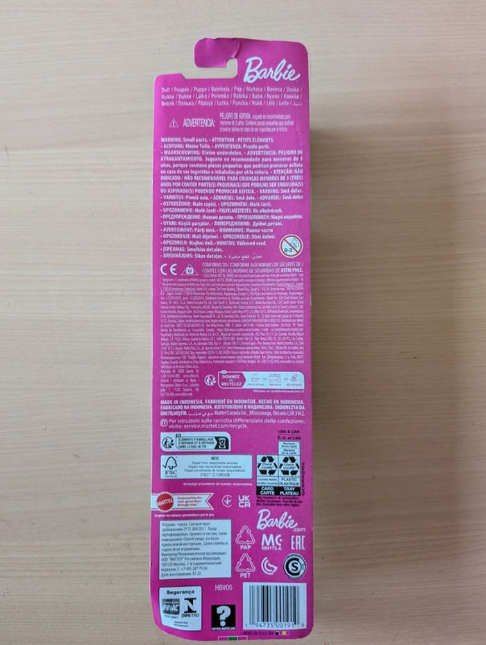 Poupée barbie robe papillon neuve - photo numéro 2