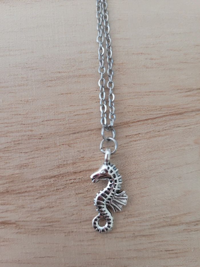 Chaîne et pendentif acier inoxydable