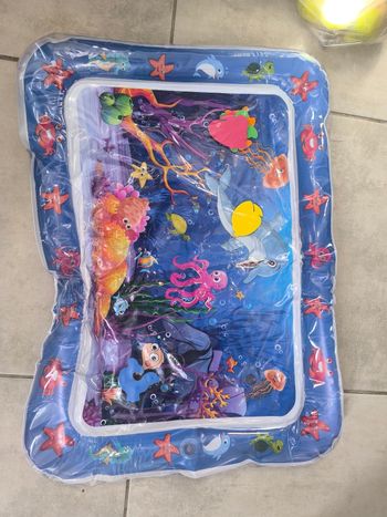 Tapis gonflable à eau pour bébé