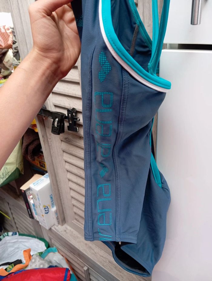 Maillot de bain 1 piece Arena 12-13 ans servi 3 ou 4 fois - photo numéro 3