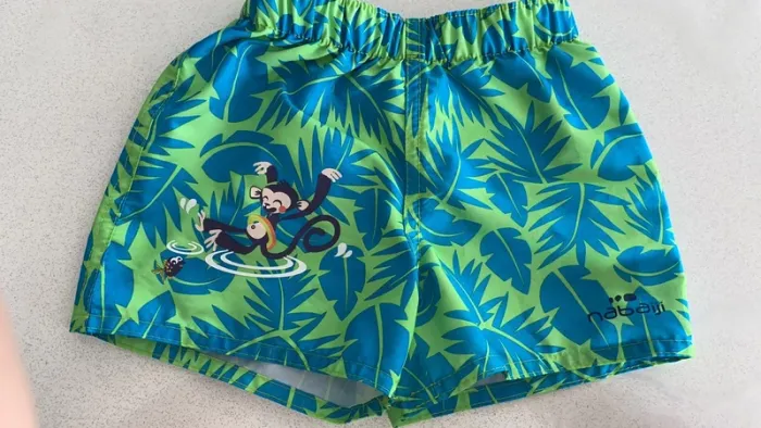 Short de bain taille 12 mois
