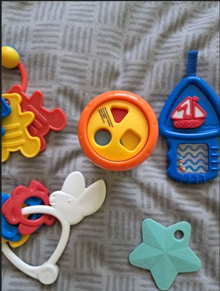 5 jeux bébé 3 hochets - photo numéro 3