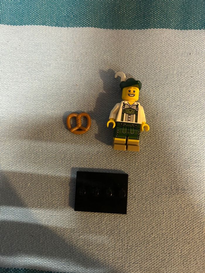 Lego Minifigure Lederhosen Bretzel Guy series 8