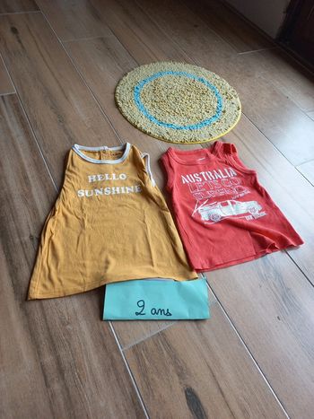 2 t shirts sans manches
