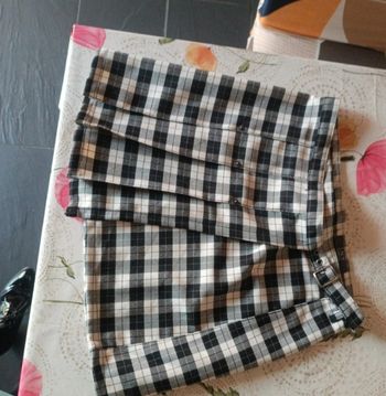 Jupe noire et blanche à carreaux écossais