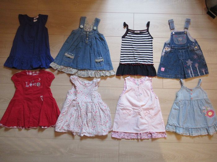 Lot de 83 vêtements fille 12 mois / 1 an printemps / été (robe, short, combi-short, bodie, pyjama)