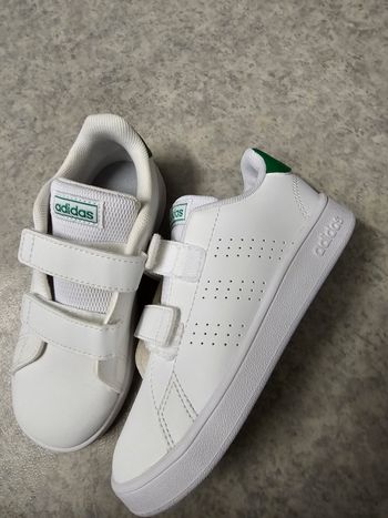 Adidas enfant basket a scratch pointure 27 non portés neuve 30€