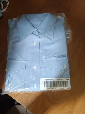 Chemise manches longues taille 38 neuve