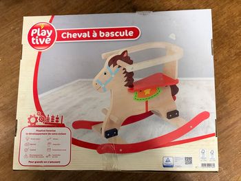 Cheval à bascule en bois 