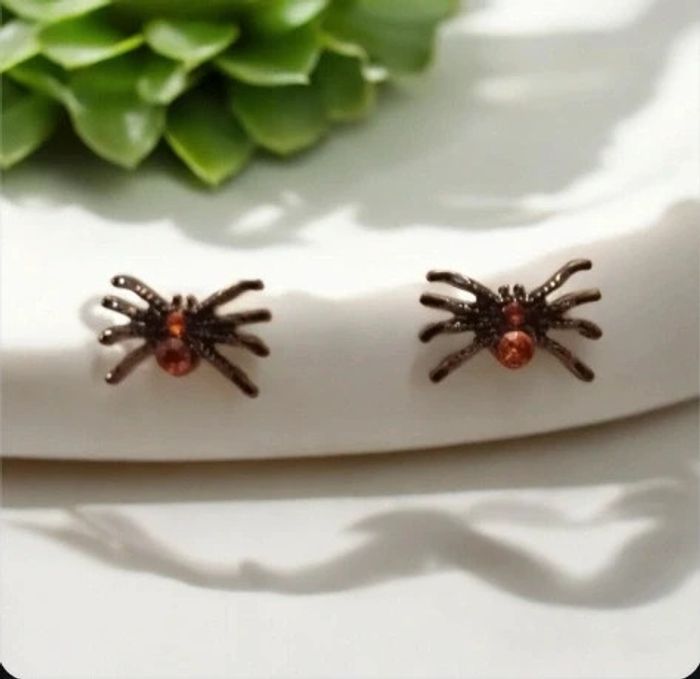 Boucles d'oreilles araignées 🕷 🕷 - photo numéro 3