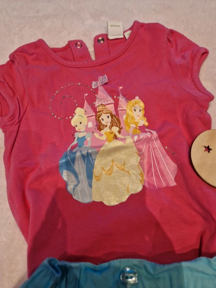 Short et t-shirt - photo numéro 3