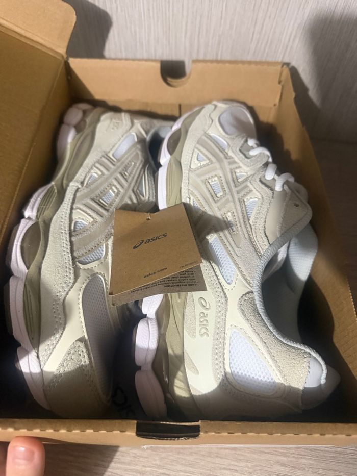 Asics taille 45 neuf - photo numéro 2