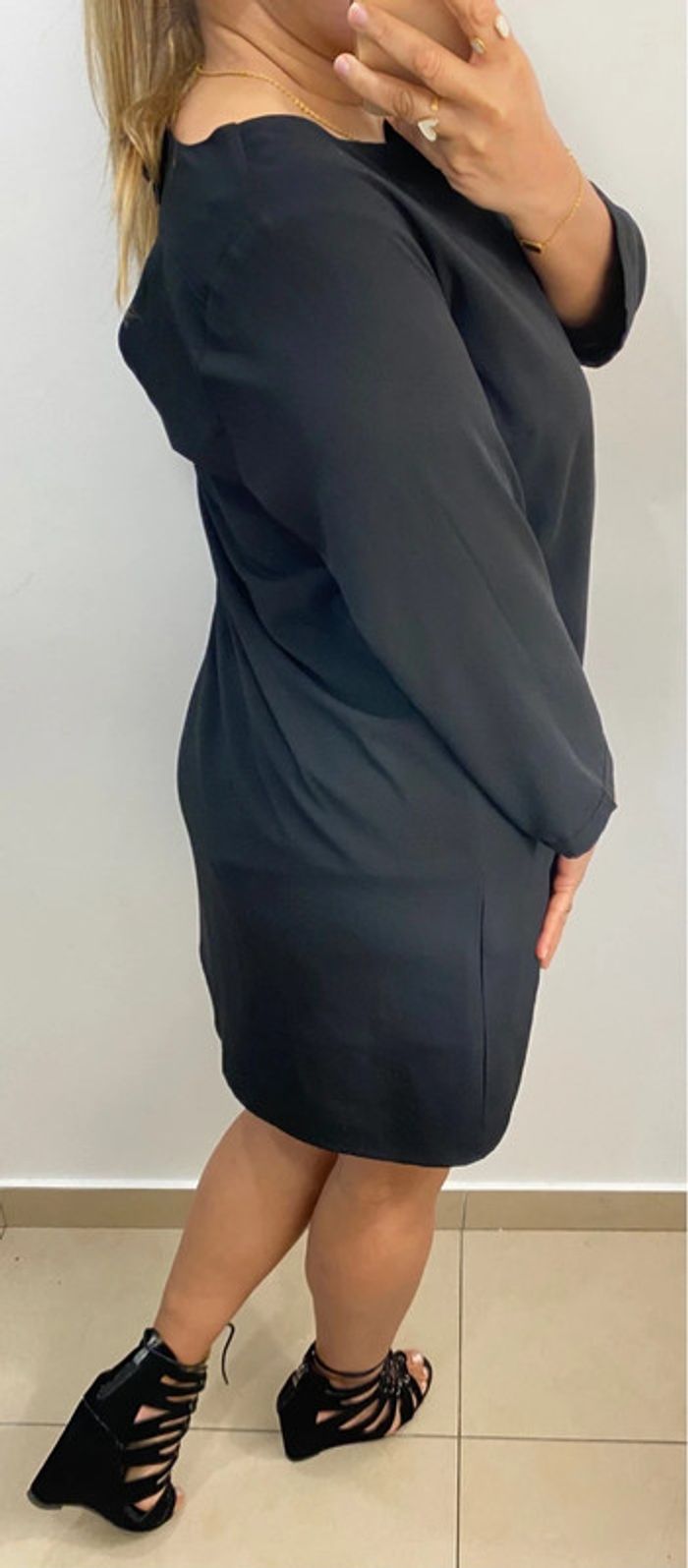 Jolie Robe Droite Noire Dos Ouvert Taille L - photo numéro 7
