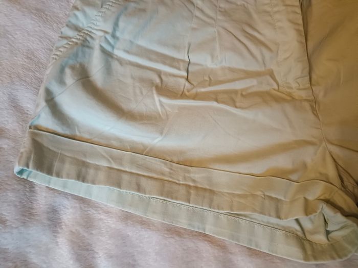 Short femme H&M – Taille 44 - photo numéro 3