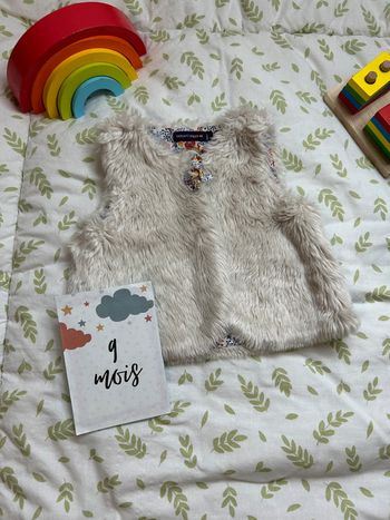 gilet sans manches en fourrure sergent major 9 mois