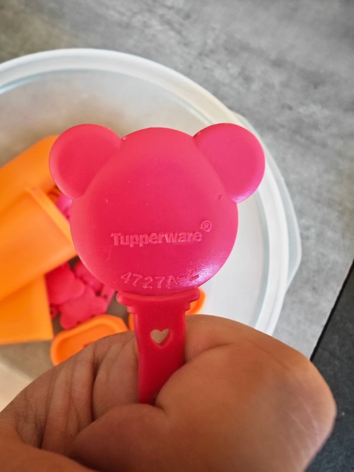 Tupperware pour faire des glaces à l'eau - photo numéro 3