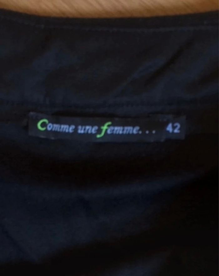 Jupe courte noire taille 42 comme une femme - photo numéro 2