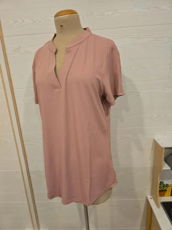 Tee shirt neuf taille s - photo numéro 2