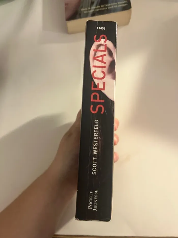 Uglies tome 2 - photo numéro 3