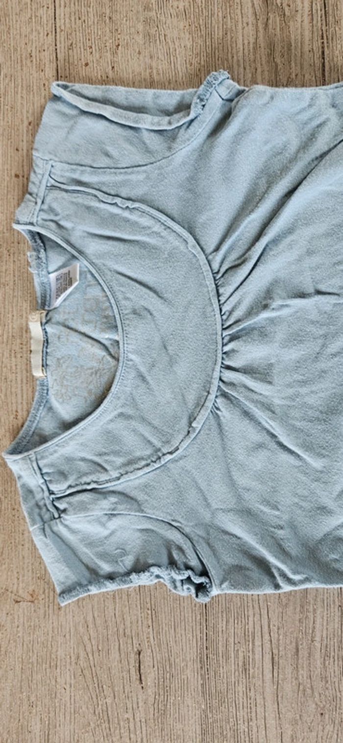 T shirt court bleu très clair, manches courtes, La Redoute, 8 ans mais petit - photo numéro 3