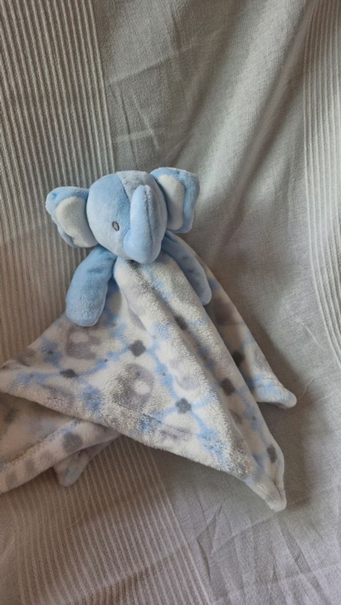 Doudou plat Éléphant Blankets& beyond - photo numéro 3