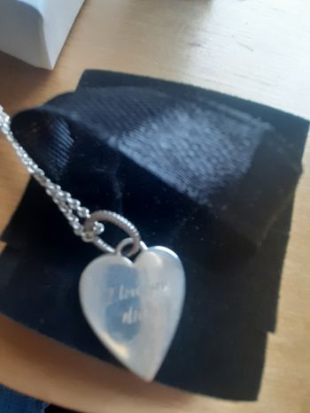 Chaîne et médaillon