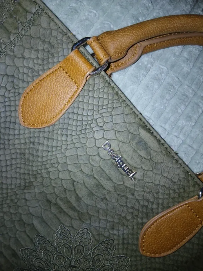 Desigual kaki ( petit sac tres chic ) - photo numéro 4