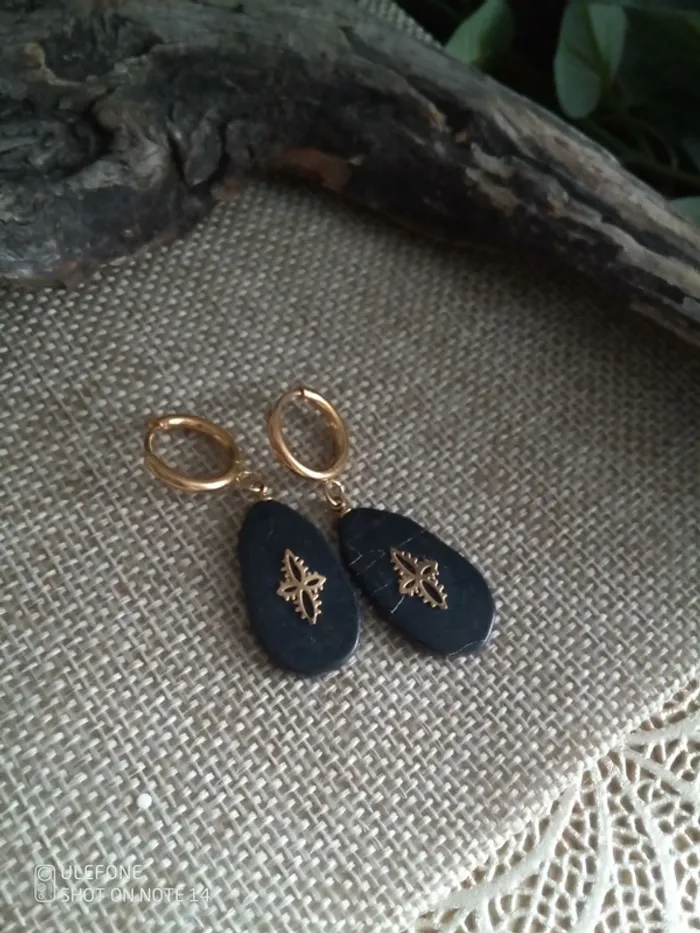 Créoles howlite noire