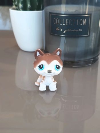 Littlest Pet Shop #68 brown and white husky dog