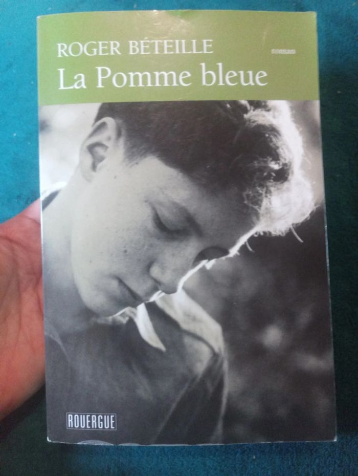 Roger béteille - La pomme bleue