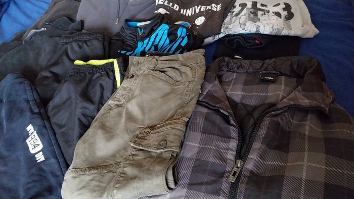 1 lot de 12 vêtements garçon 12 ans