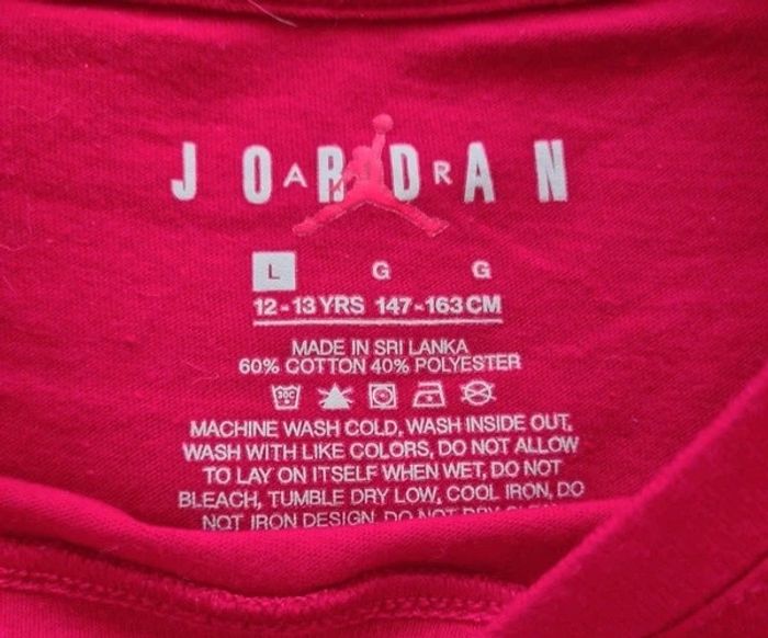 Joli tee shirt rouge Nike Jordan 12 13 ans - photo numéro 2