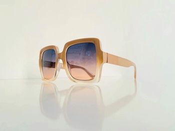 Lunette de soleil femme carrée beige dégradés uvprotection catégorie 2